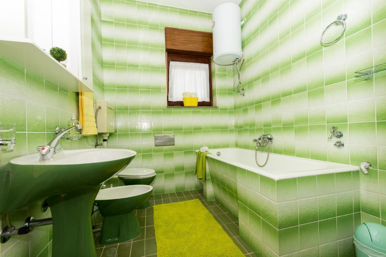 Apartmani Mila A1 & A2 & 3 Trogir Eksteriør bilde