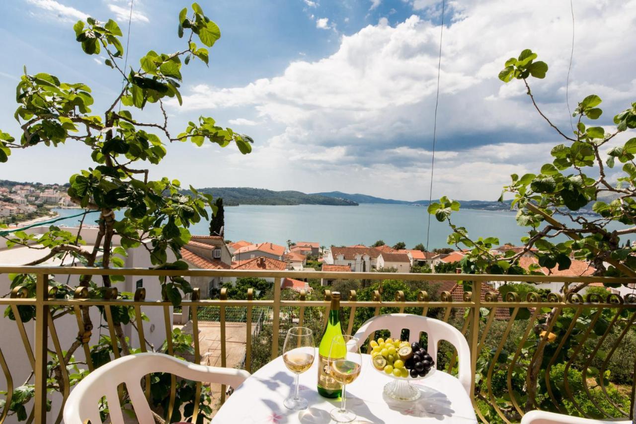 Apartmani Mila A1 & A2 & 3 Trogir Eksteriør bilde
