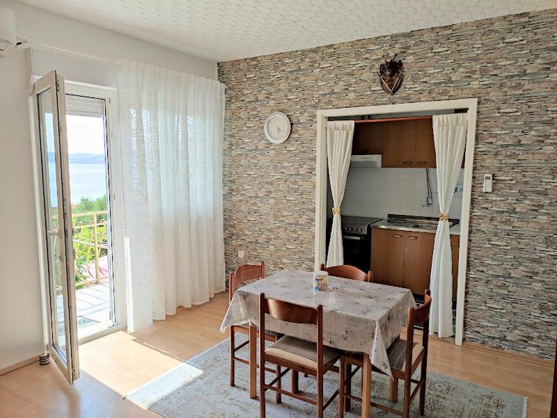 Apartmani Mila A1 & A2 & 3 Trogir Eksteriør bilde