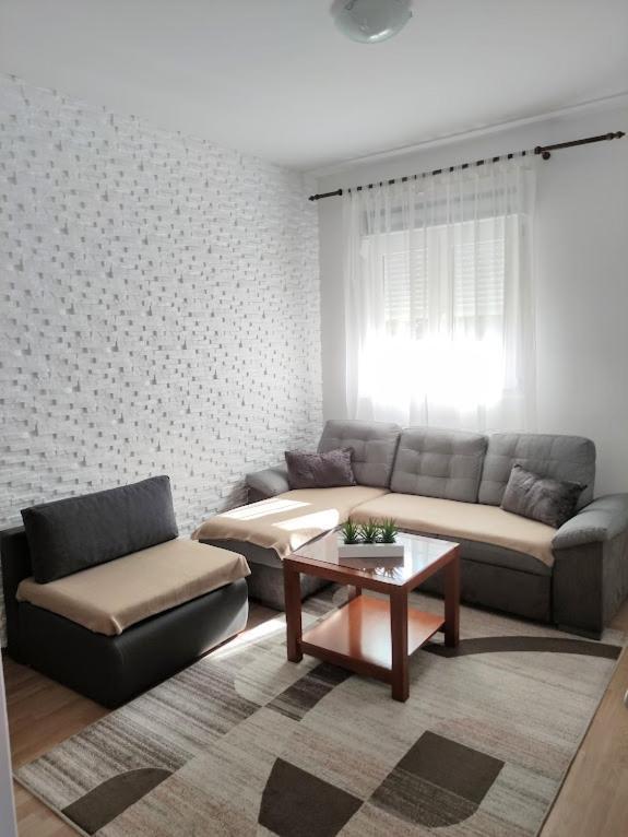 Apartmani Mila A1 & A2 & 3 Trogir Eksteriør bilde