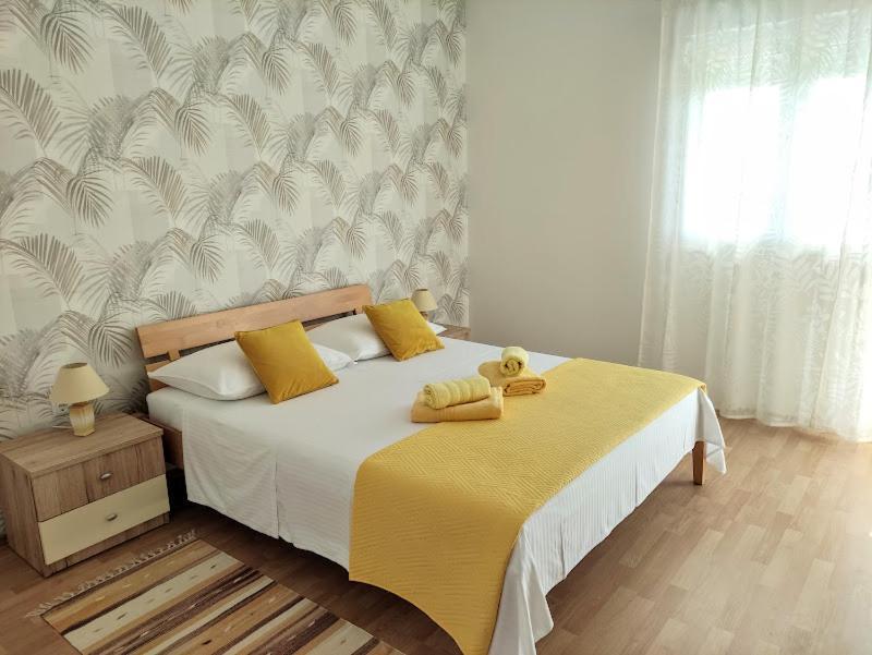 Apartmani Mila A1 & A2 & 3 Trogir Eksteriør bilde