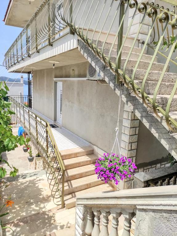 Apartmani Mila A1 & A2 & 3 Trogir Eksteriør bilde